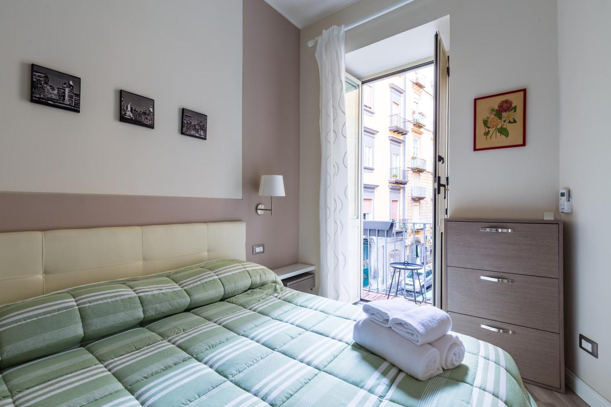 Napoli Heartbeat By Napoliapartments Екстер'єр фото